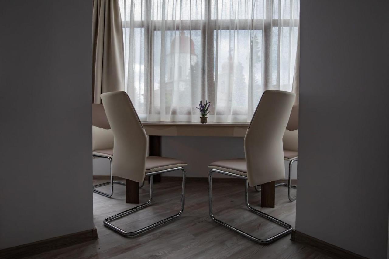 Apartament Natalia Tîrgu Ocna Exteriör bild