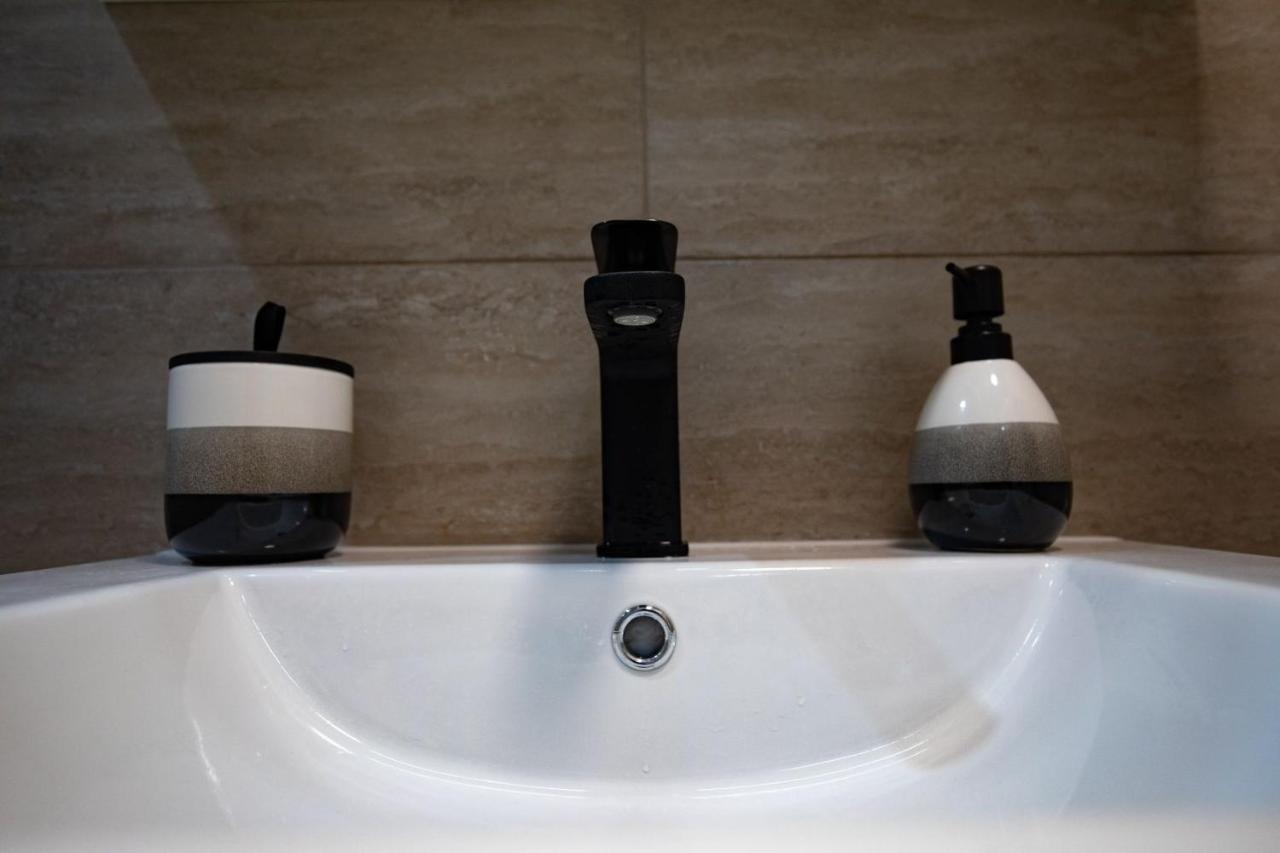 Apartament Natalia Tîrgu Ocna Exteriör bild